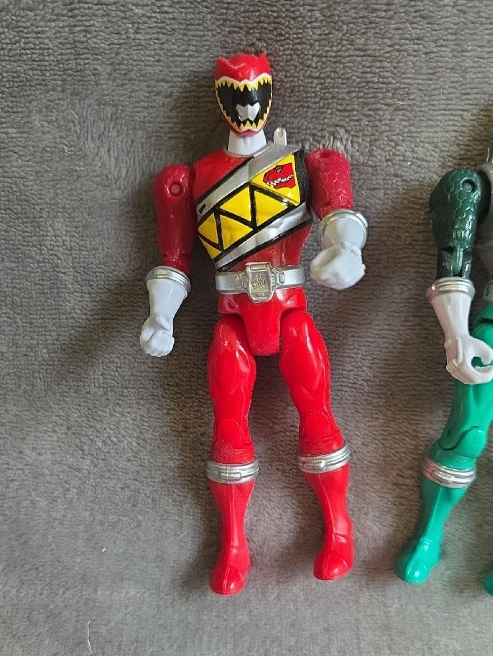 Power Ranger Action Figures Set - Red, Green & Blue - Picture 2 of 6